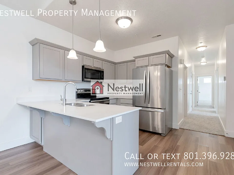 1816 W Eaglewood Dr #P303