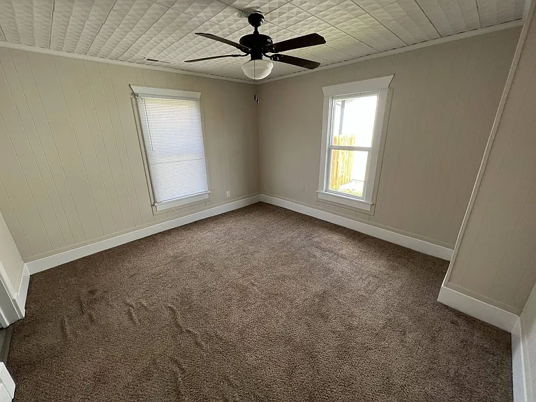 104 S Washington Ave — Photo 14