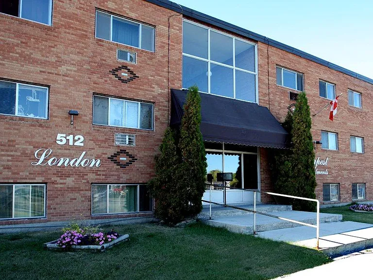 512 London St — Photo 3