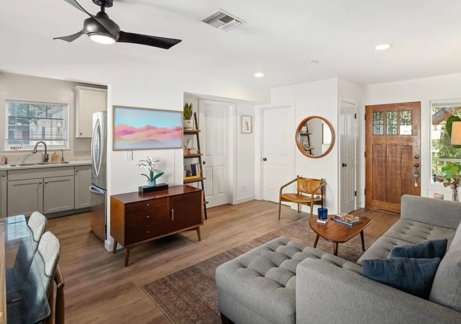 Downtown Santa Barbara 2 Bedroom — Photo 3
