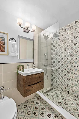 Bathroom, photo 1