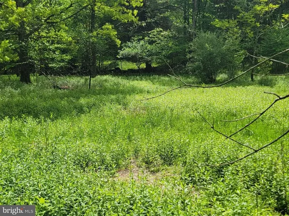 County Road 83 Rd, Fairmont, WV 26554