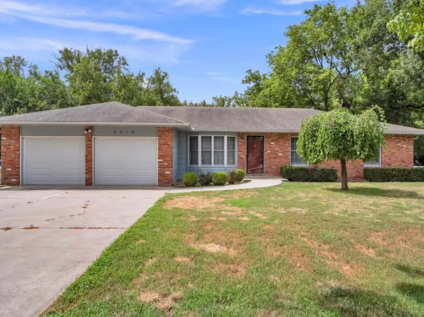 3219 Northwood Ct, Newton, KS 67114
