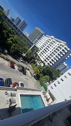 Lincoln Rd Photo 1