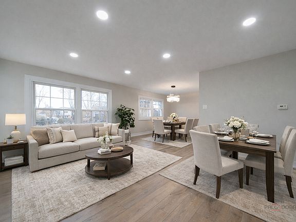 5th image of 214 W Hintz Rd