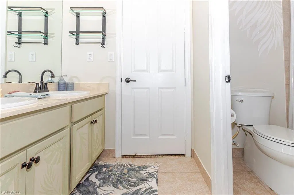 5104 Salerno Street - Maple... — Photo 2