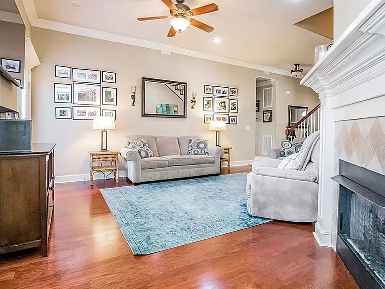 3089 N Dorchester Dr — Photo 5