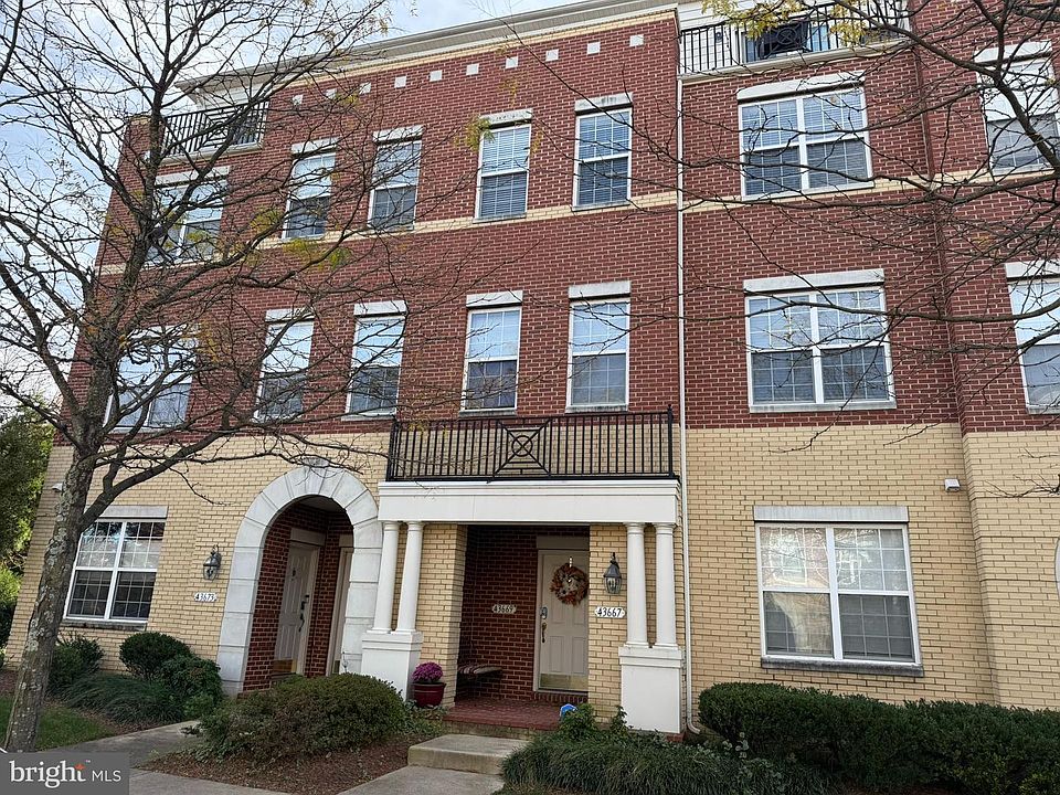 1st image of 43669 McDowell Sq
