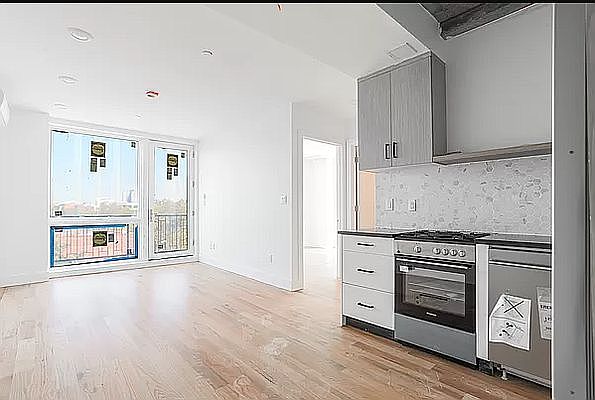 1st image of 662 E New York Ave #2I