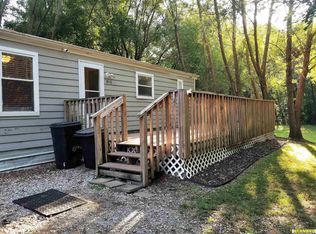 916 7th St, Peru, NE 68421