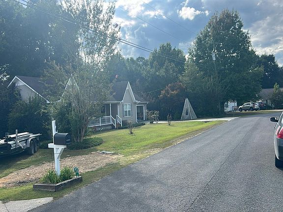 3rd image of 270 Childmark Dr