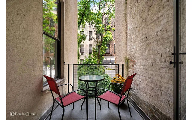 Sold by Douglas Elliman | media 17