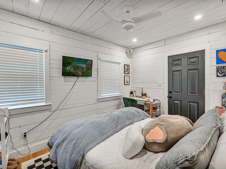 701 Harris Ave — Photo 27