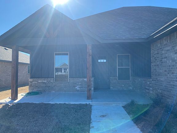 2nd image of 2836 Kingswood Dr