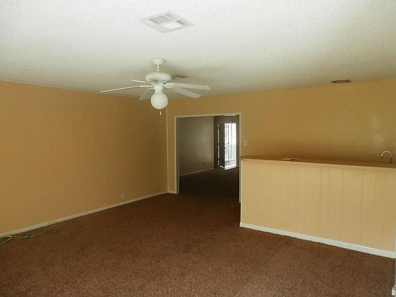 gamer room or Den with wet bar