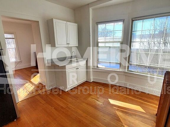 2nd image of 400 N Eastern Ave #4