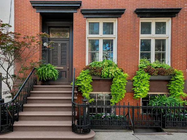 2 Perry St, New York, NY 10014