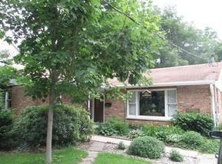 614 S 3rd St, Watseka, IL 60970