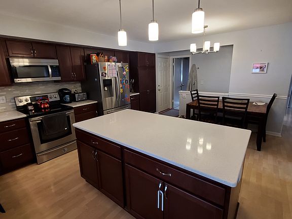 4th image of 305 Edgewood Ave