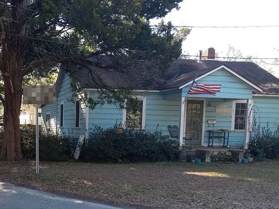 3rd image of 210 E Brown St