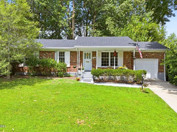 7404 Royalwood Dr, Louisville, KY 40214