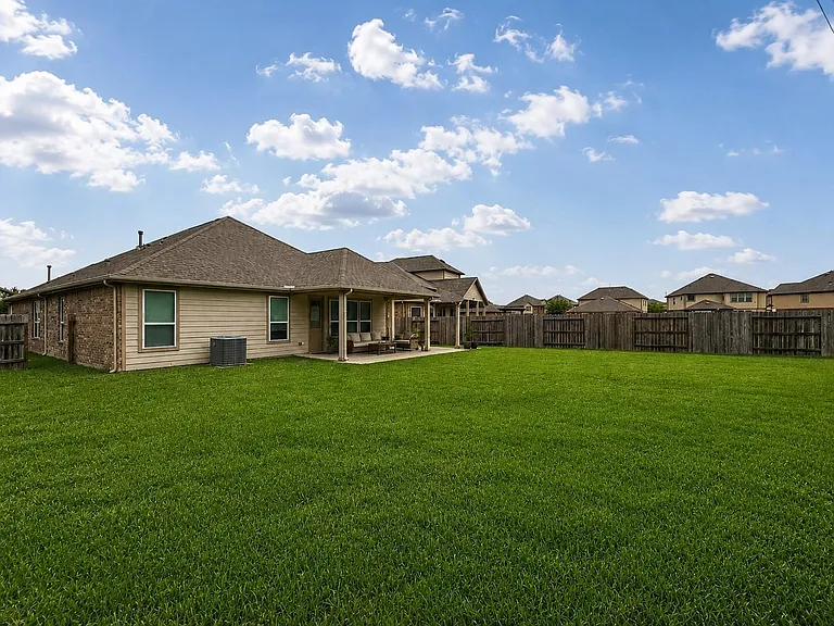 3318 Regal Park Ln — Photo 21