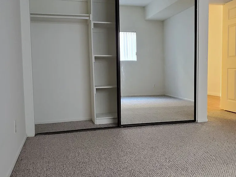 12707 Caswell Ave — Photo 10