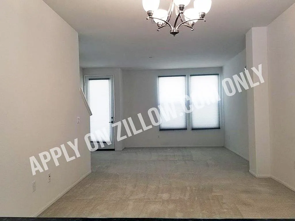 2 bed, 1710 sqft, $3,400 — Photo 4