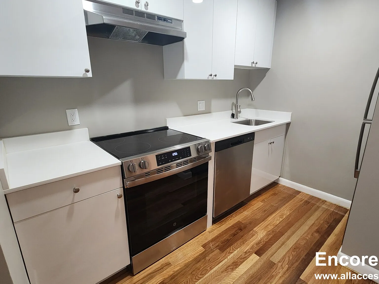 1 bed, 700 sqft, $2,800 — Photo 3