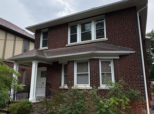 40 Thorncliffe Ave #BASEMENT, Toronto, ON M4K 1V5