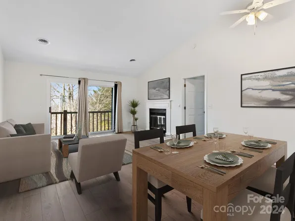 512 Windswept Dr, Asheville, NC 28801