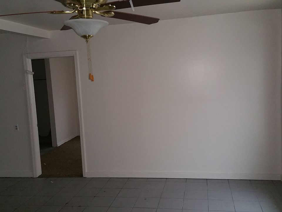 2nd image of 308 E Mohawk Blvd