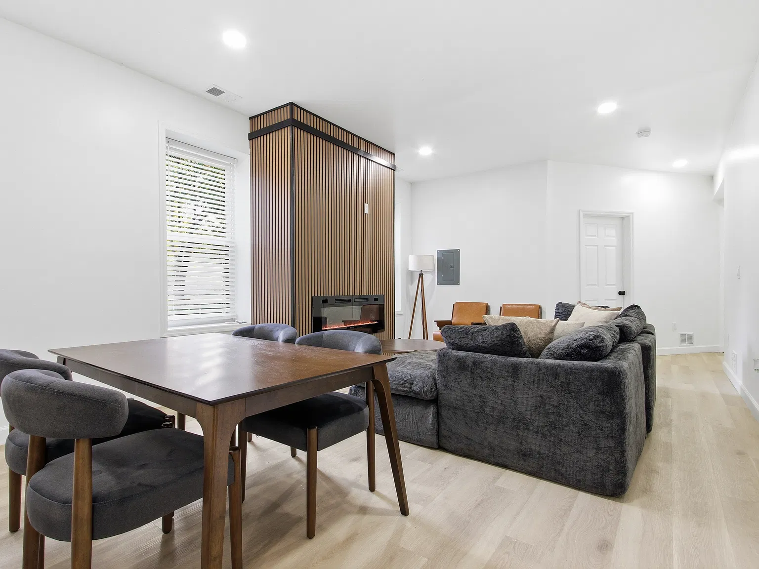 931 Ramsey St — Photo 2
