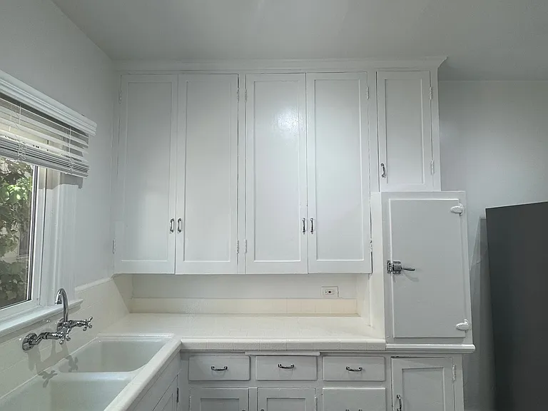 1949 N Vermont Ave #4 — Photo 21
