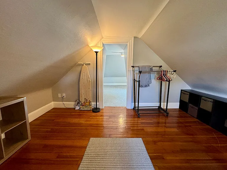 286 Pine St — Photo 17
