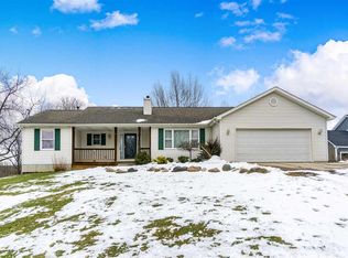 15055 Bret Dr, Fenton, MI 48430