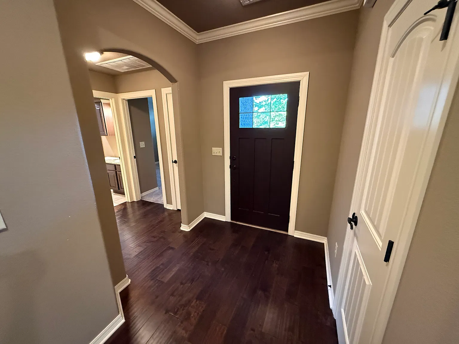 3 bed, 1472 sqft, $1,850 — Photo 2