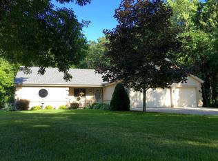 3600 Shepherd Ln, Manitowoc, WI 54220