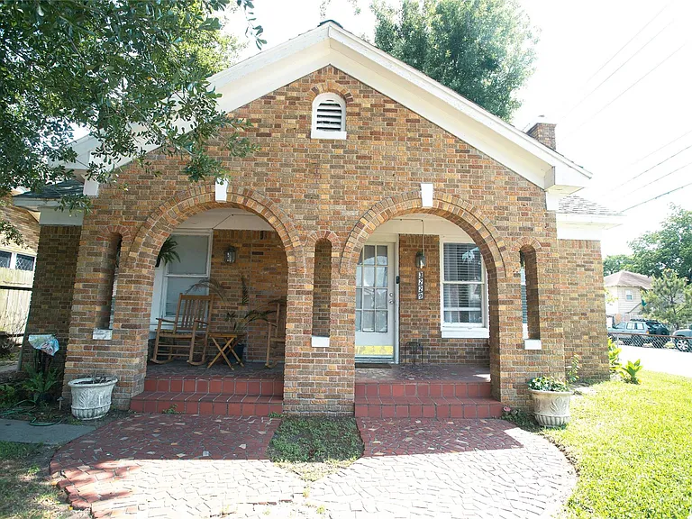 3229 Wisconsin St — Photo 1