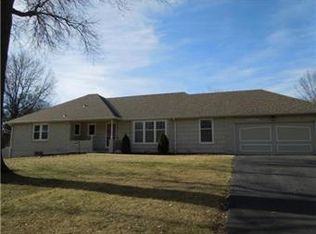 10330 Belinder Rd, Leawood, KS 66206