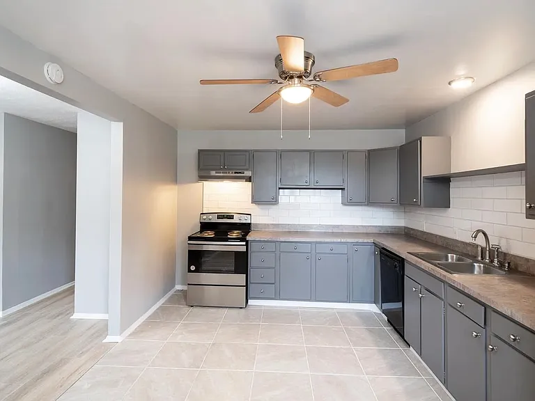1801 Lincoln Ave #1 — Photo 2