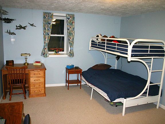 4th bedroom (basement)