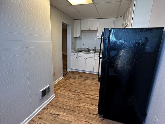 4th image of 319 Birmingham Ave