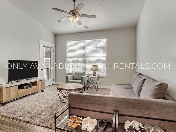 5th image of 73 W Silver Springs Dr