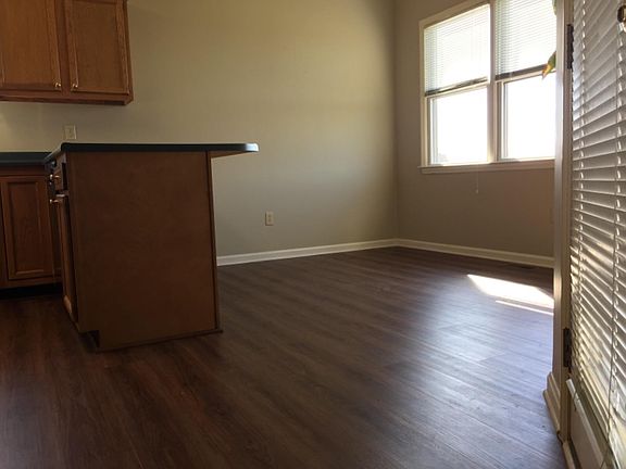 5th image of 3893 Forsythe Dr