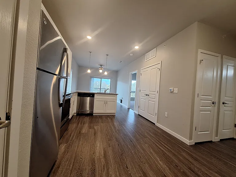 22 Spruce — Photo 39