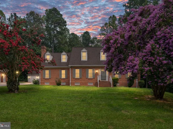 120 Lacy Ln, Bowling Green, VA 22427