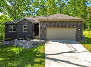 8 Leyland Dr, Bella Vista, AR 72714