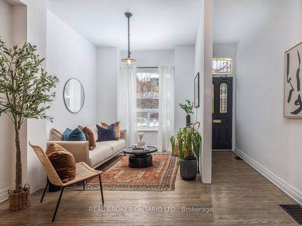 180 Lippincott St #C01, Toronto, ON M5S 2P1