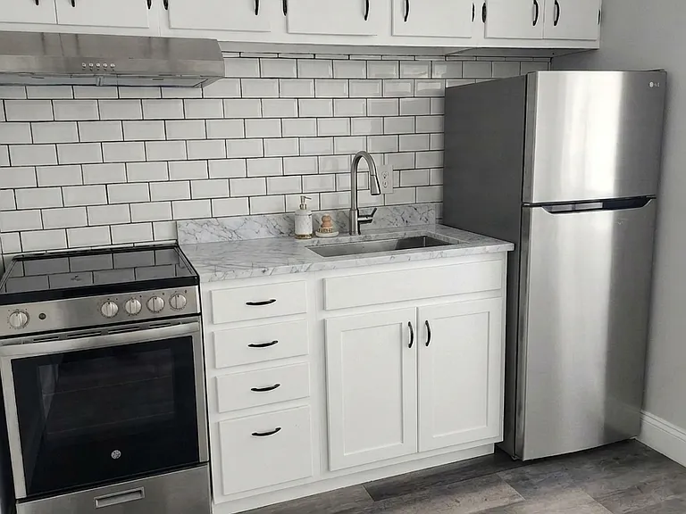 15 Maple Ave #B — Photo 1